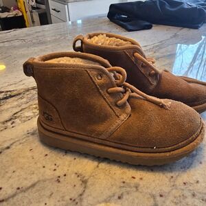 UGG Kids' Neumel II Sheepskin Chukka Boots size.13